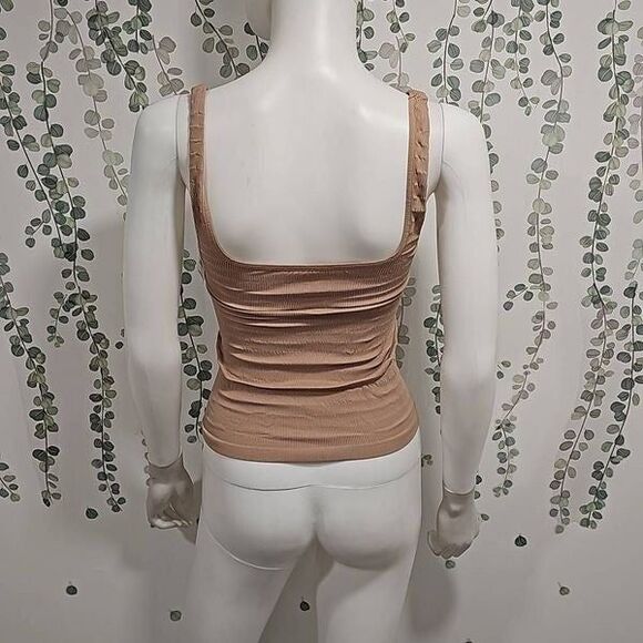 FREE PEOPLE  SQUARE ONE SEAMLESS CAMISOLE IN NUDE SZ M/L - Picture 4 of 9